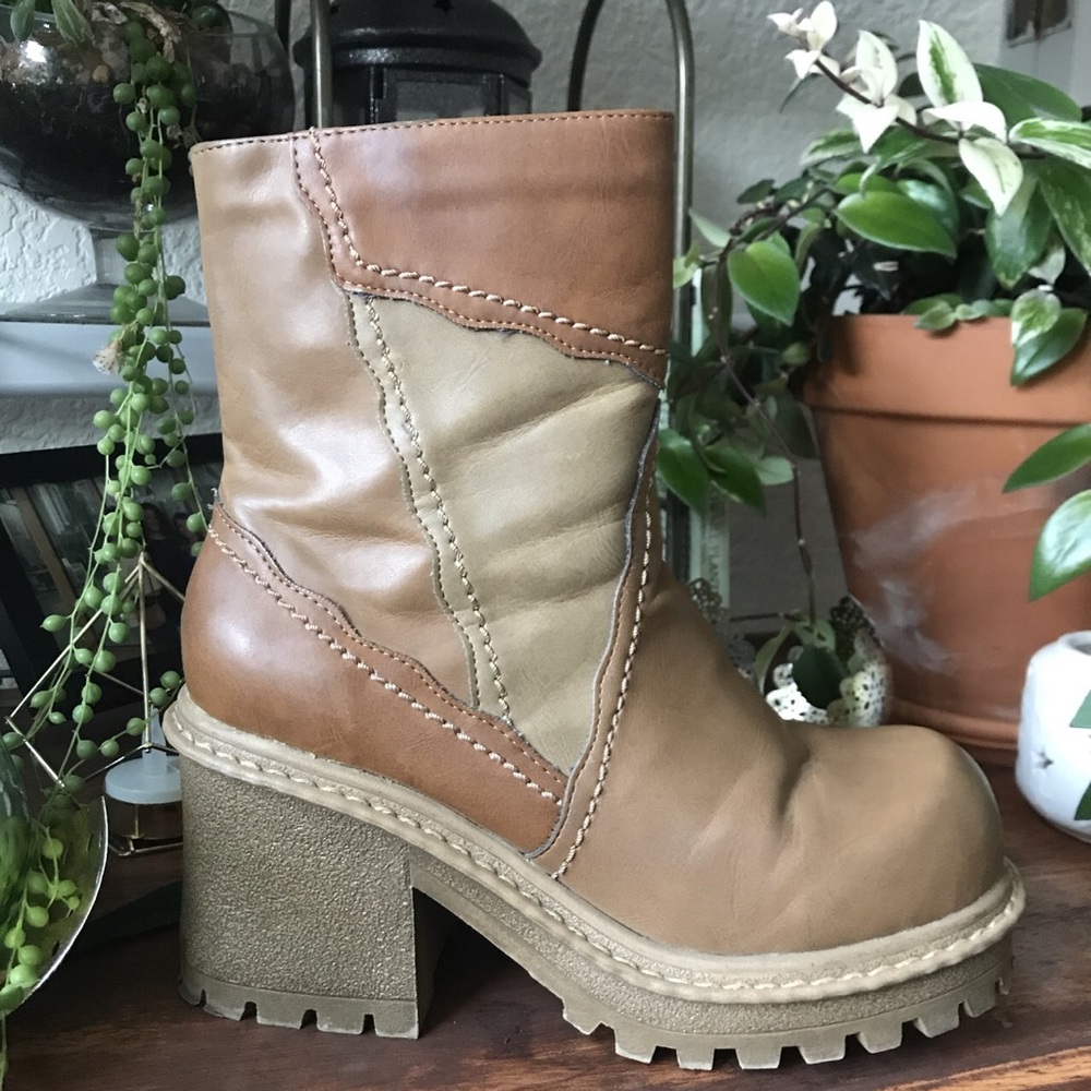 Like new 90s vintage tan patchwork boots